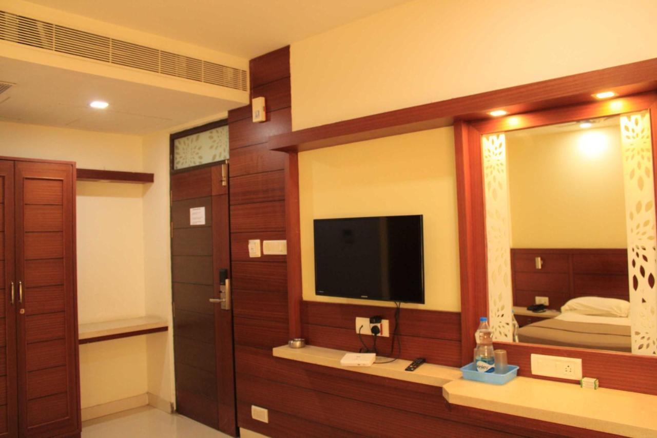 Hotel Venkadaramana Tower - Friendliness & Cleanliness Room Kumbakonam Exteriör bild