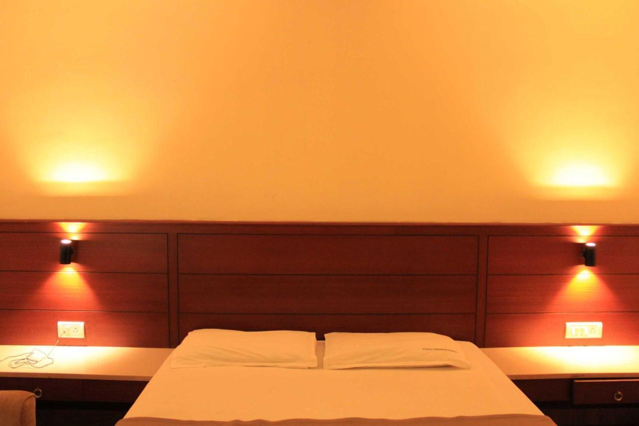 Hotel Venkadaramana Tower - Friendliness & Cleanliness Room Kumbakonam Exteriör bild