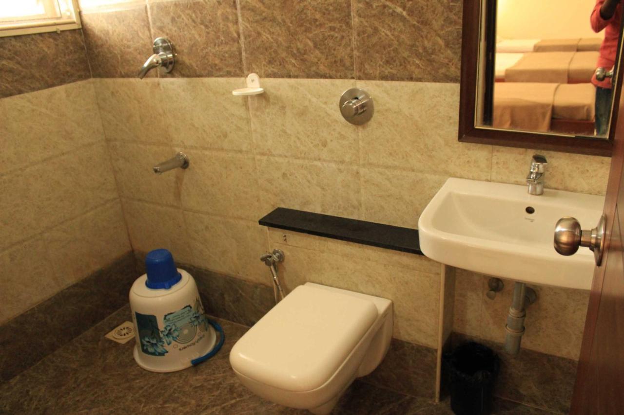 Hotel Venkadaramana Tower - Friendliness & Cleanliness Room Kumbakonam Exteriör bild